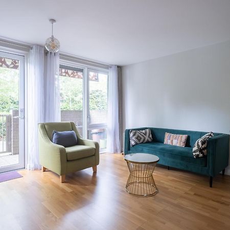 Apartmán Brand New London Flat With Car Park Exteriér fotografie