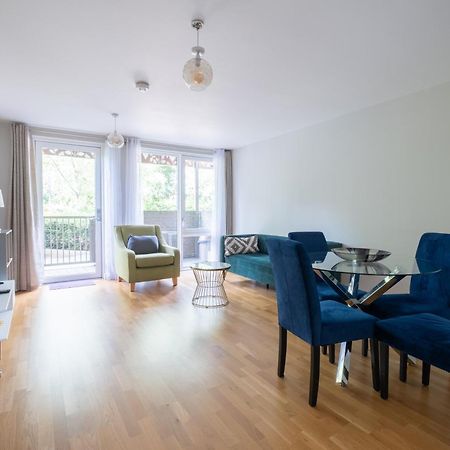 Apartmán Brand New London Flat With Car Park Exteriér fotografie